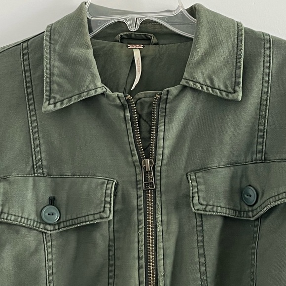 Free People Extreme Cropped Studded Embellished Military Jacket Size Small Boho - Picture 4 of 16